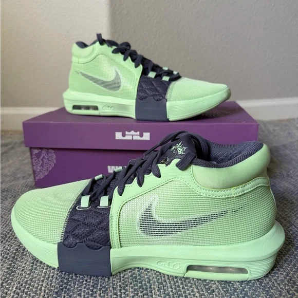 New with Box: Nike LeBron Witness VIII Box in Purple - Picture 1 of 11